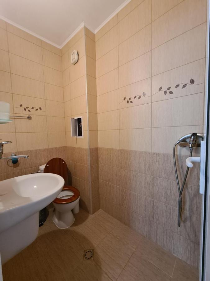 Guest Rooms Kostovi เนเซบาร์ ภายนอก รูปภาพ