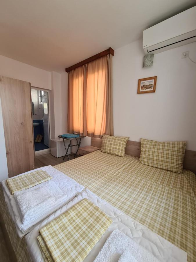 Guest Rooms Kostovi เนเซบาร์ ภายนอก รูปภาพ