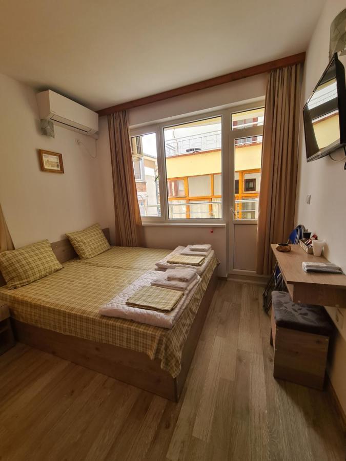 Guest Rooms Kostovi เนเซบาร์ ภายนอก รูปภาพ