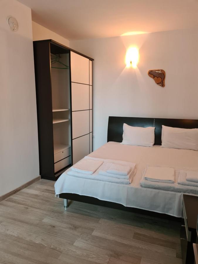 Guest Rooms Kostovi เนเซบาร์ ภายนอก รูปภาพ