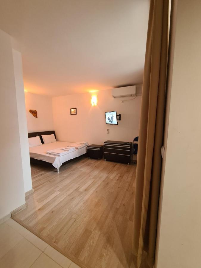 Guest Rooms Kostovi เนเซบาร์ ภายนอก รูปภาพ