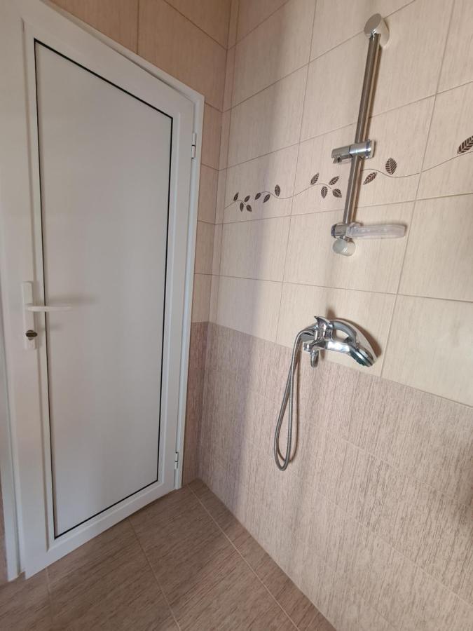 Guest Rooms Kostovi เนเซบาร์ ภายนอก รูปภาพ