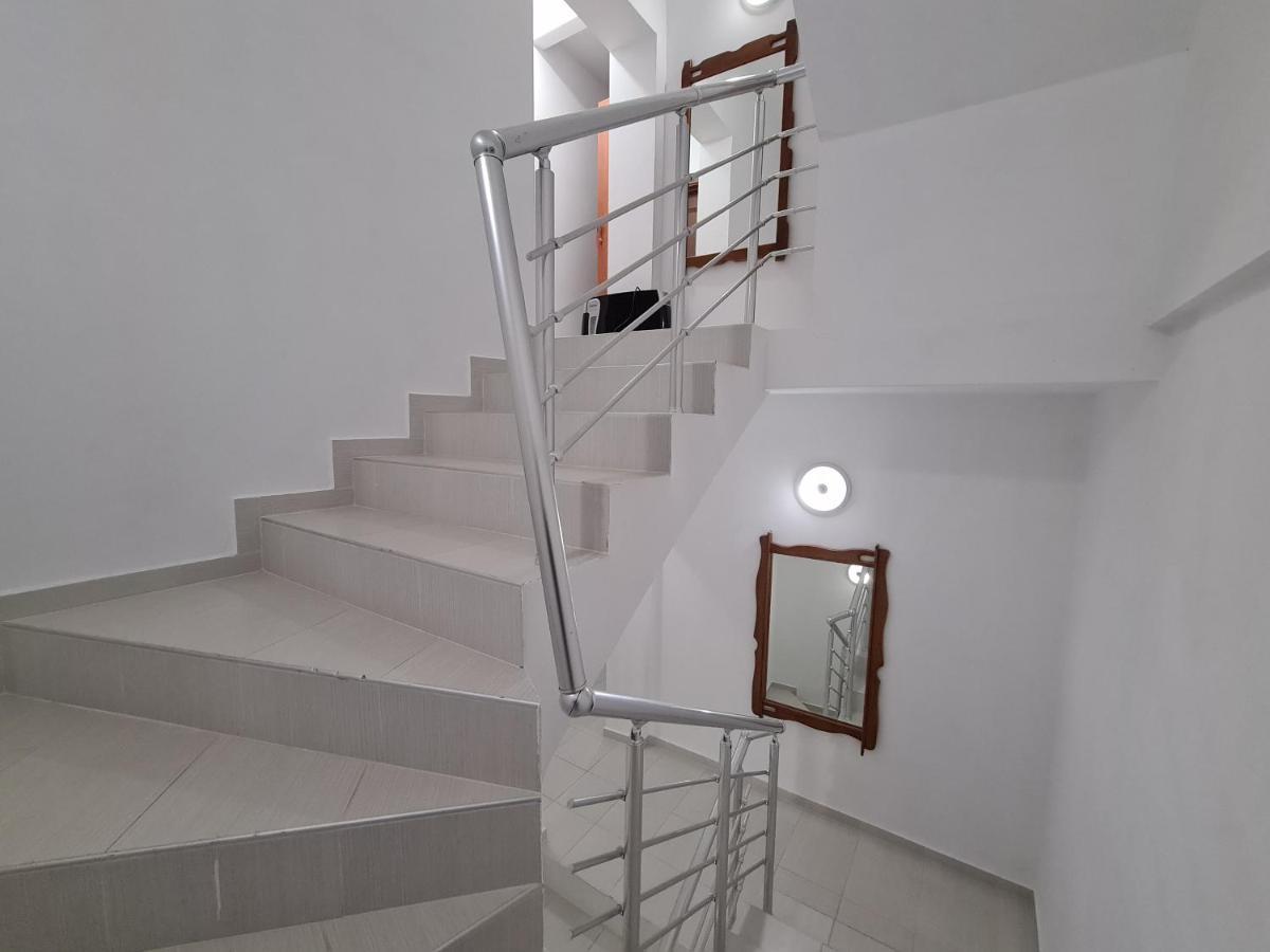 Guest Rooms Kostovi เนเซบาร์ ภายนอก รูปภาพ