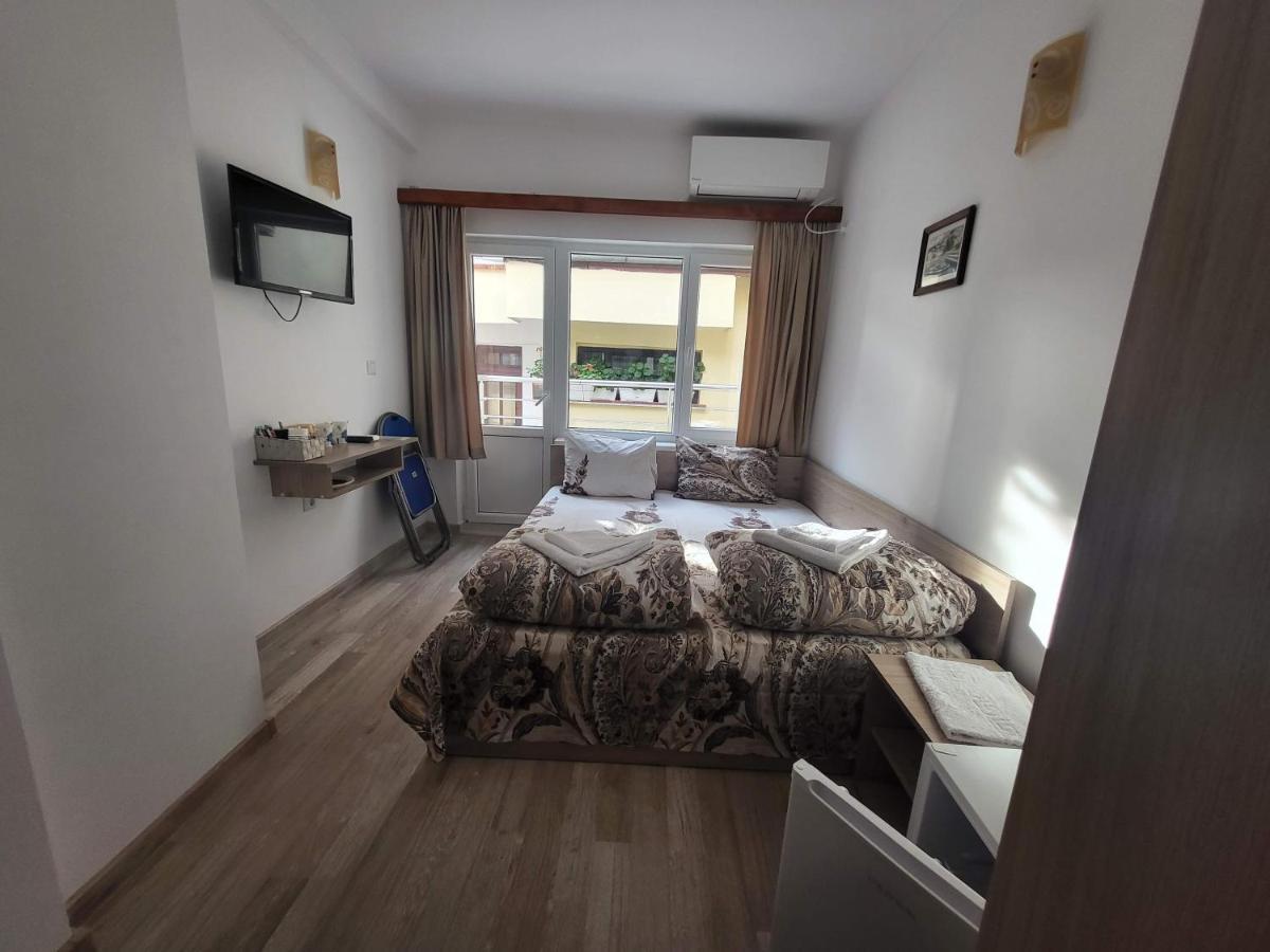 Guest Rooms Kostovi เนเซบาร์ ภายนอก รูปภาพ