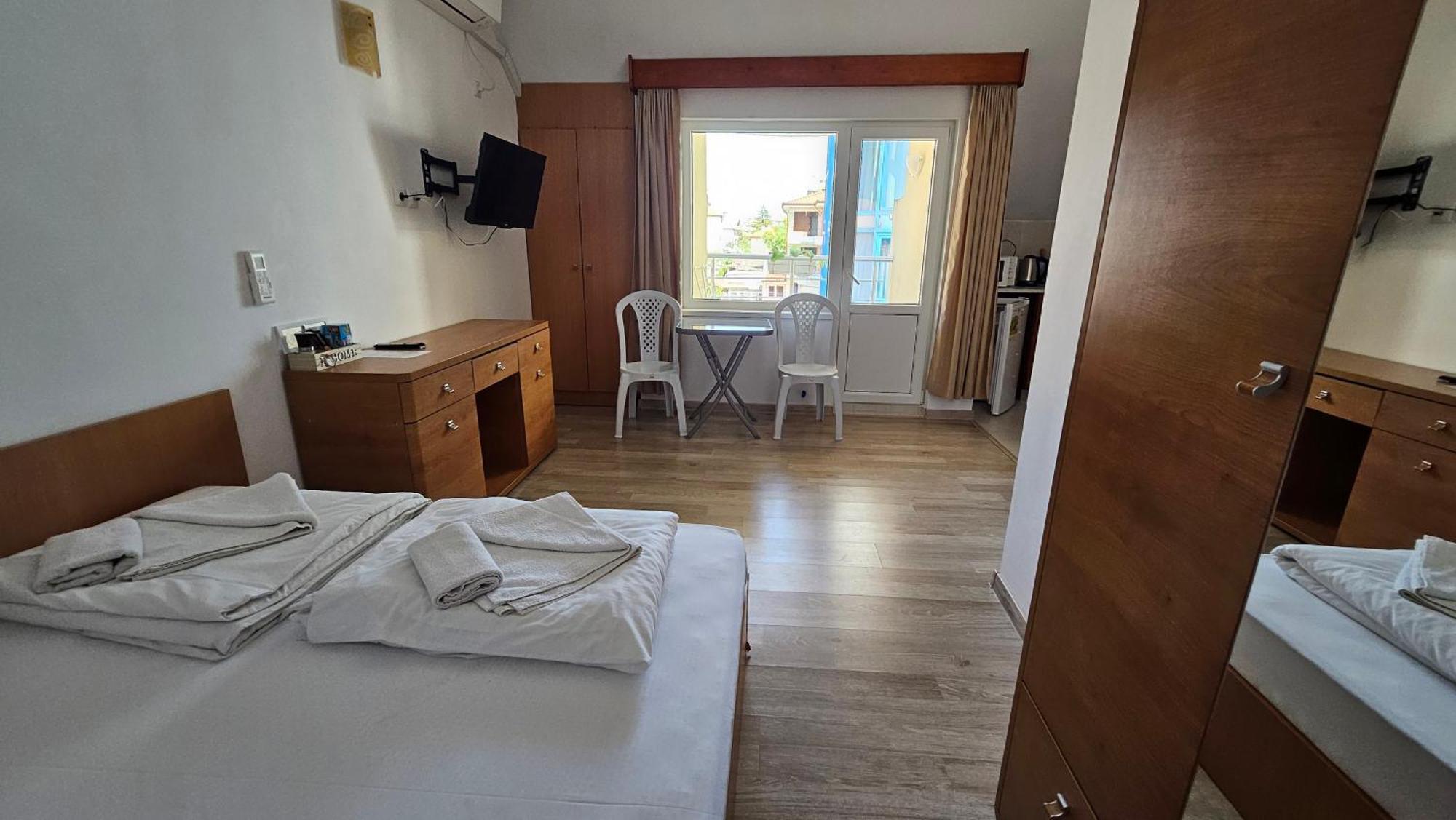 Guest Rooms Kostovi เนเซบาร์ ภายนอก รูปภาพ