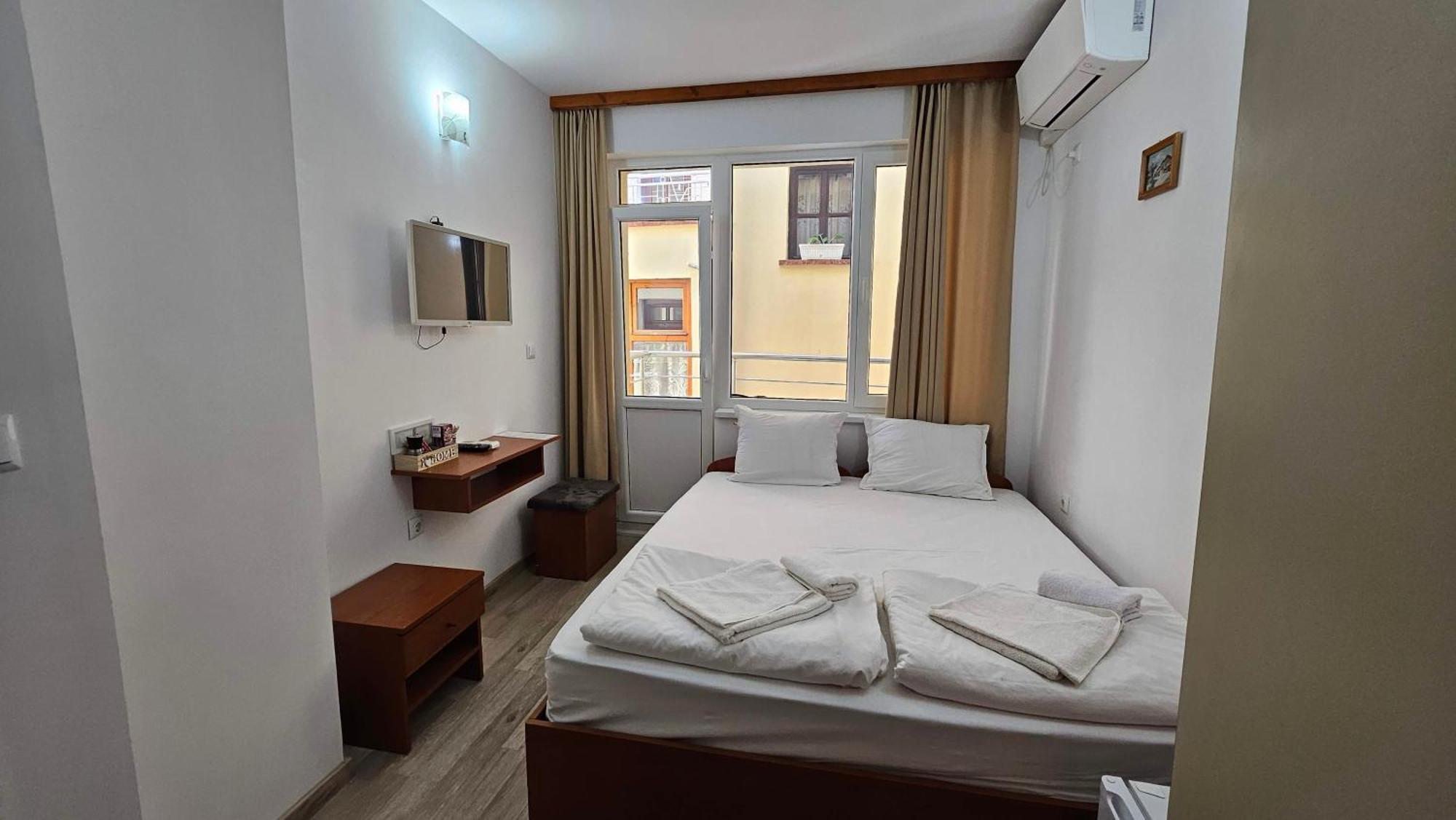 Guest Rooms Kostovi เนเซบาร์ ภายนอก รูปภาพ