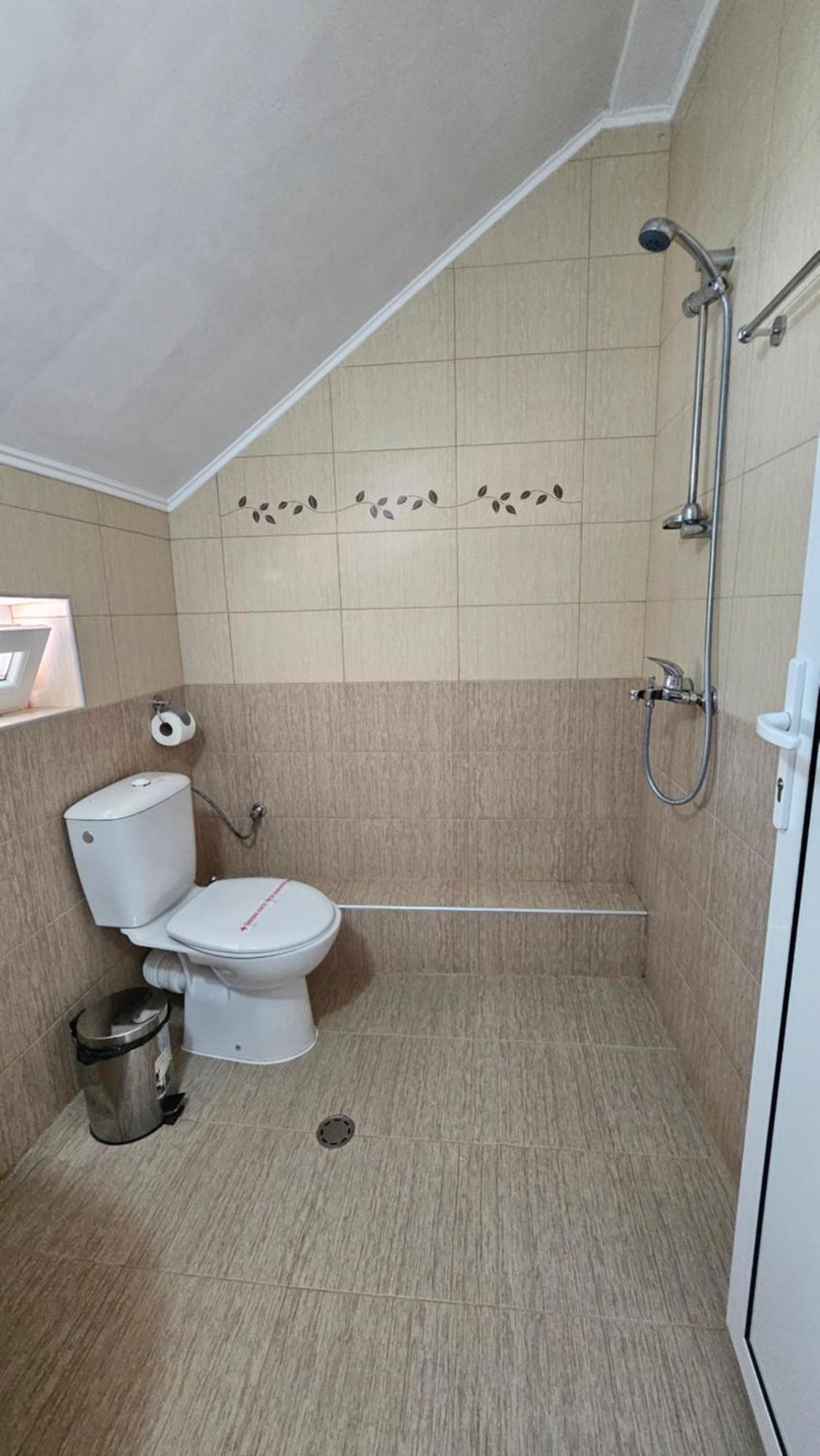 Guest Rooms Kostovi เนเซบาร์ ภายนอก รูปภาพ